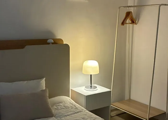 Wavy House - Ahyun, Sinchon, Hongdae, Station 아현 신촌 홍대 서울역 * Seoul