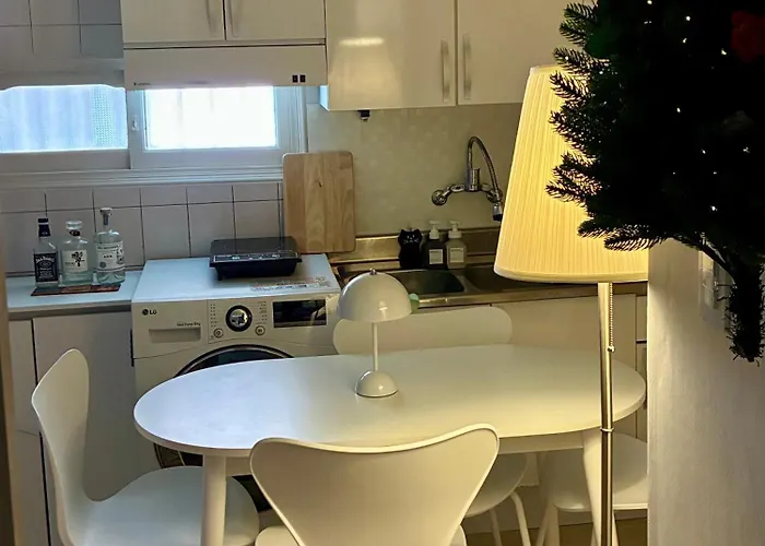 Wavy House - Ahyun, Sinchon, Hongdae, Station 아현 신촌 홍대 서울역 Seoul