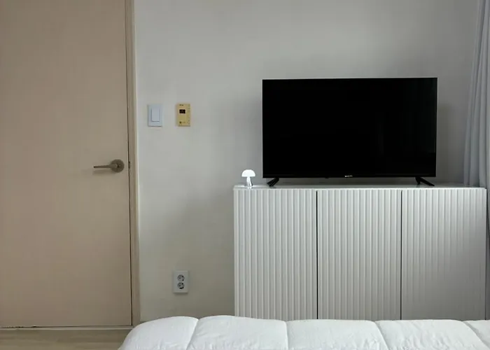 Wavy House - Ahyun, Sinchon, Hongdae, Station 아현 신촌 홍대 서울역 *