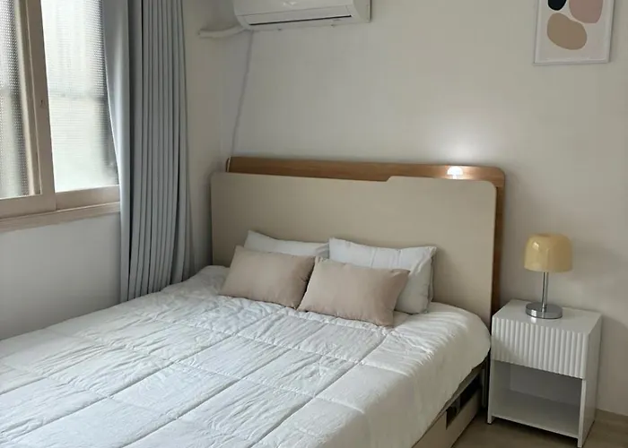 Wavy House - Ahyun, Sinchon, Hongdae, Station 아현 신촌 홍대 서울역 *