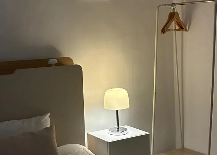 Wavy House - Ahyun, Sinchon, Hongdae, Station 아현 신촌 홍대 서울역 * Seoul