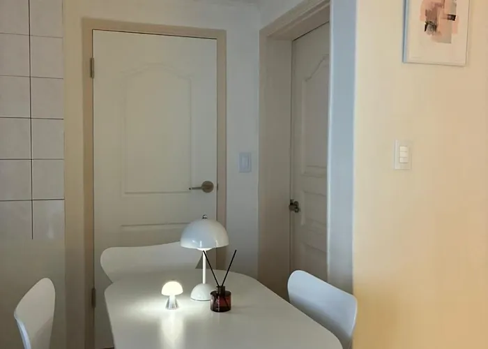 Wavy House - Ahyun, Sinchon, Hongdae, Station 아현 신촌 홍대 서울역 Apartment