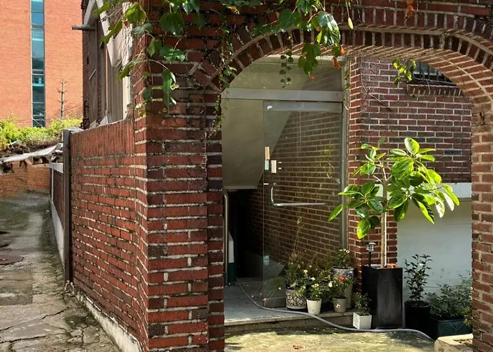 Wavy House - Ahyun, Sinchon, Hongdae, Station 아현 신촌 홍대 서울역 Seoul